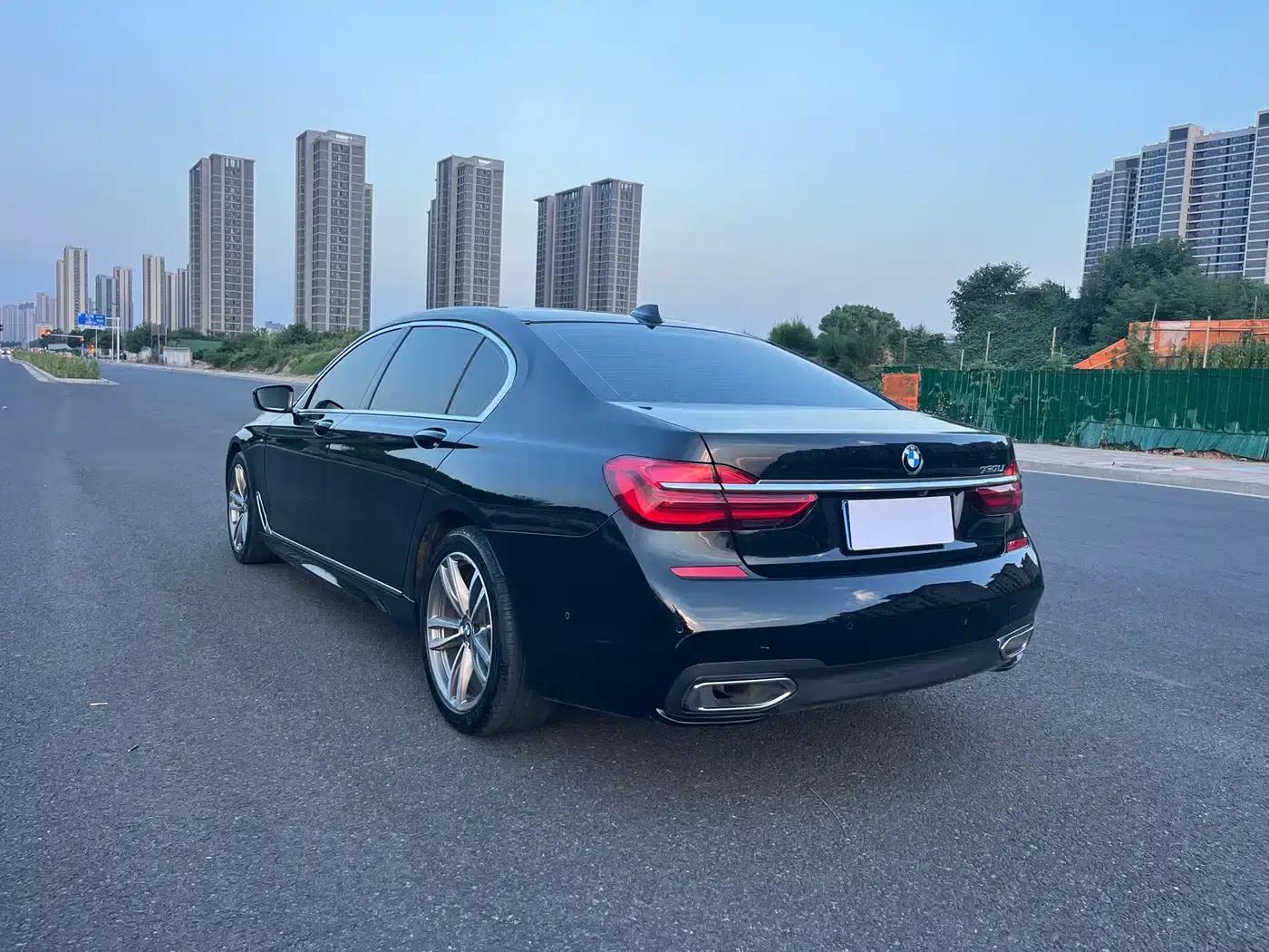 2018 BMW 7 Series 730Li Leading Edition M Sport Package — миниатюра 4