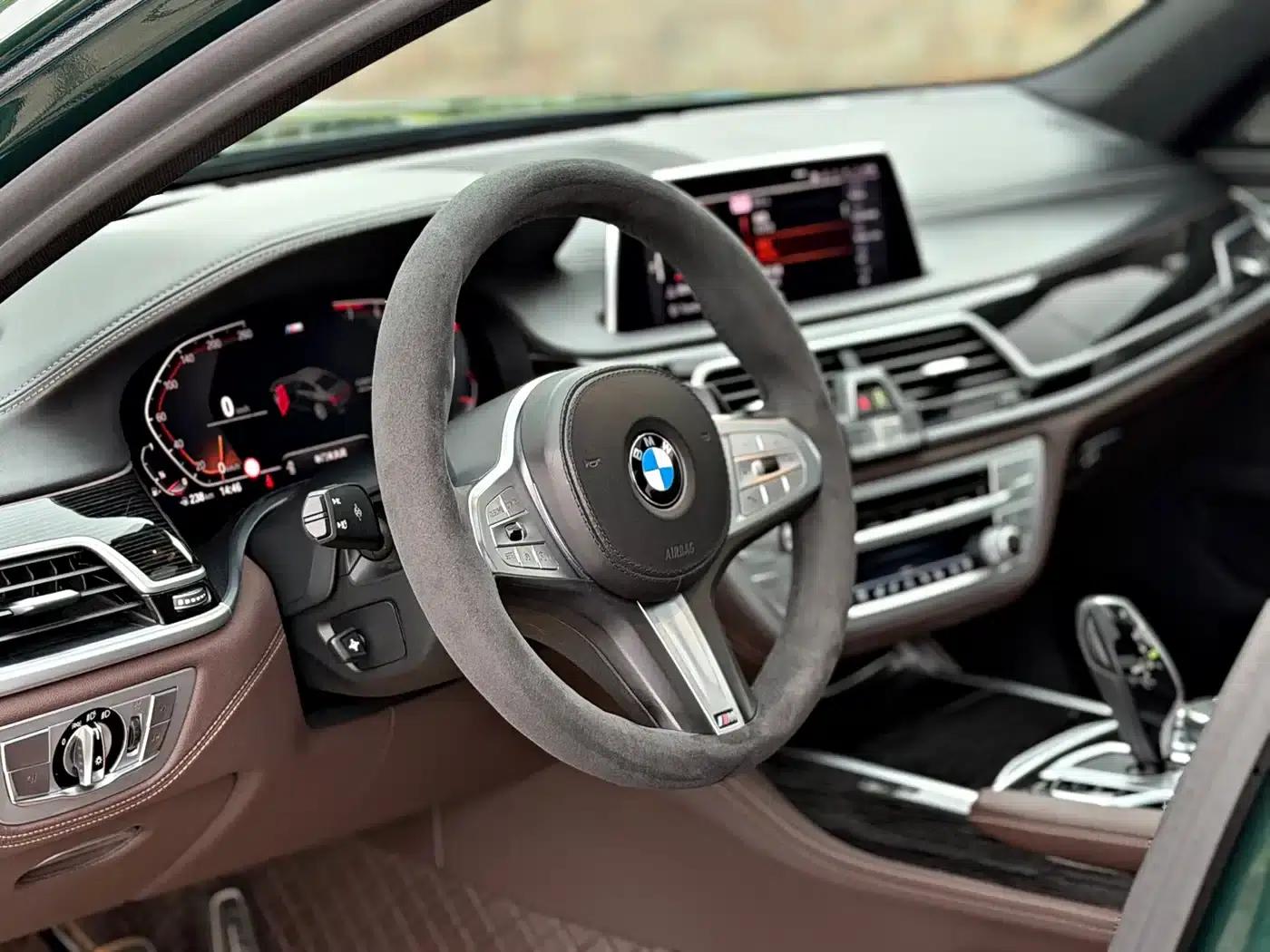 2019 BMW 7 Series 740Li Luxury M Sport Package — миниатюра 4