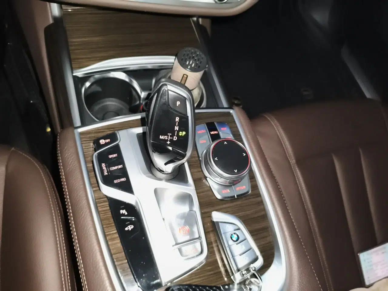 BMW 7 Series 2016 730Li Leading Model — миниатюра 14