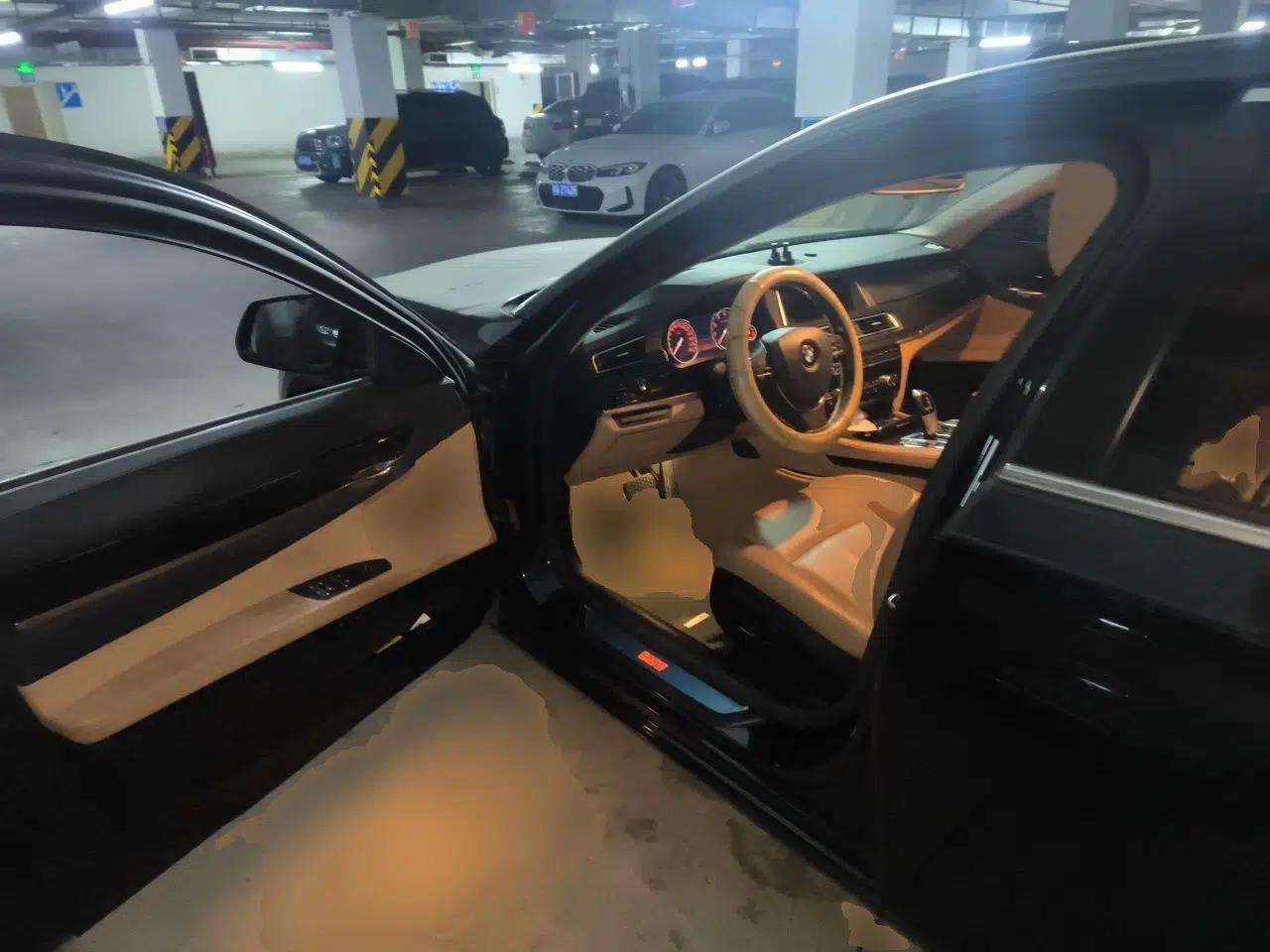 BMW 7 Series 2014 730Li Premium Edition — миниатюра 16