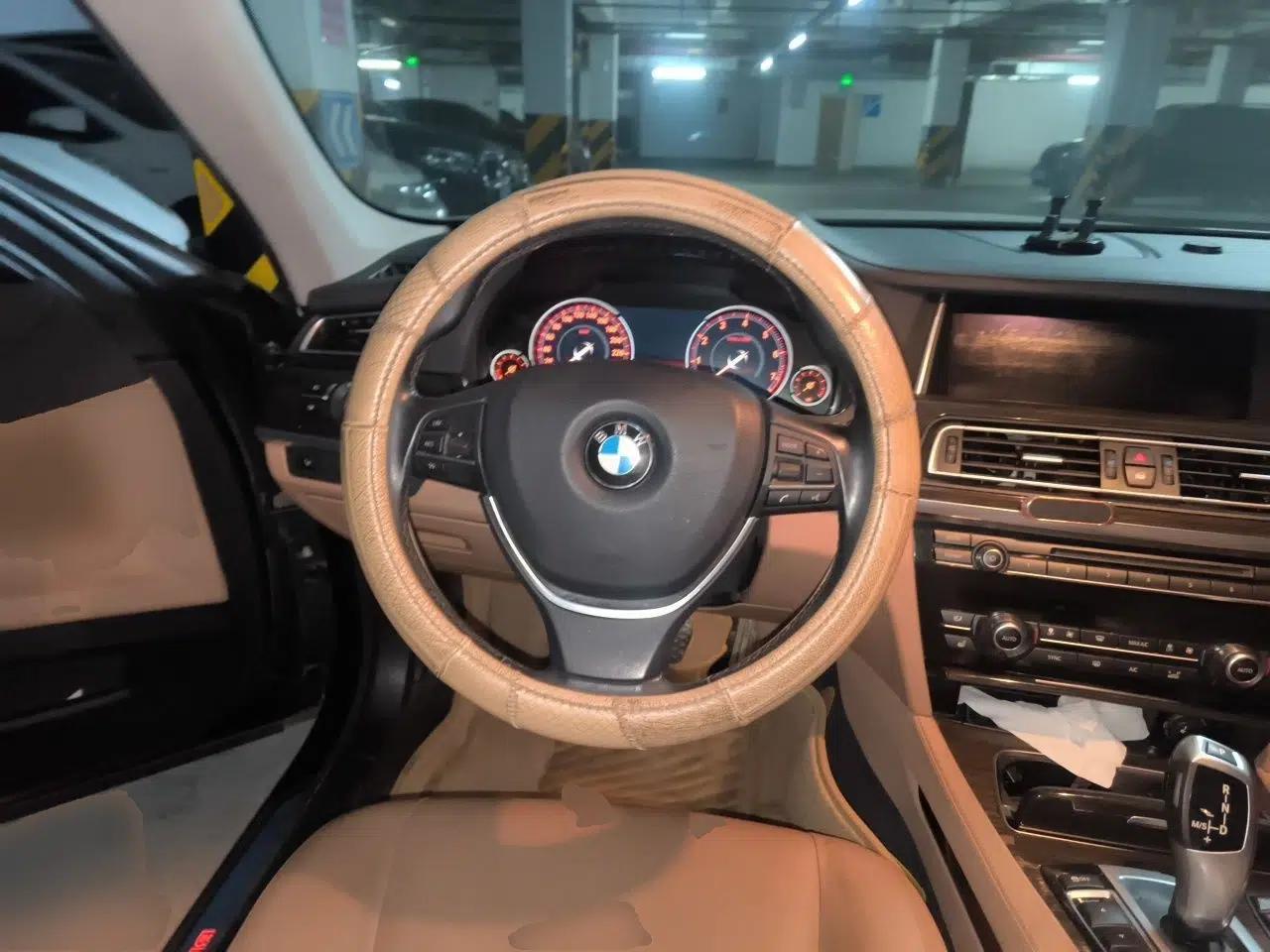 BMW 7 Series 2014 730Li Premium Edition — миниатюра 10
