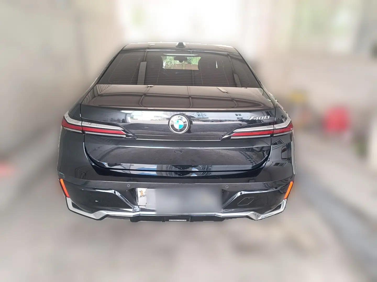 BMW 7 Series 2023 735Li Luxury Package — миниатюра 5