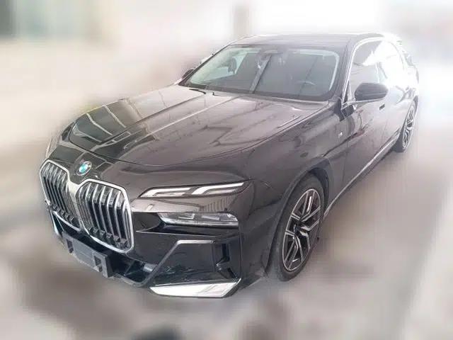BMW 7 Series 2023 735Li Luxury Package