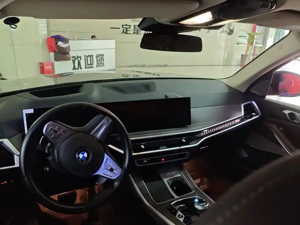 BMW X5 2023 xDrive 30Li M Sport Shadow Edition — миниатюра 4
