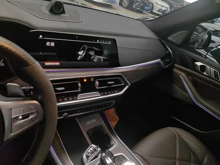 BMW X5 2022 xDrive 40Li M Sport Package — миниатюра 13