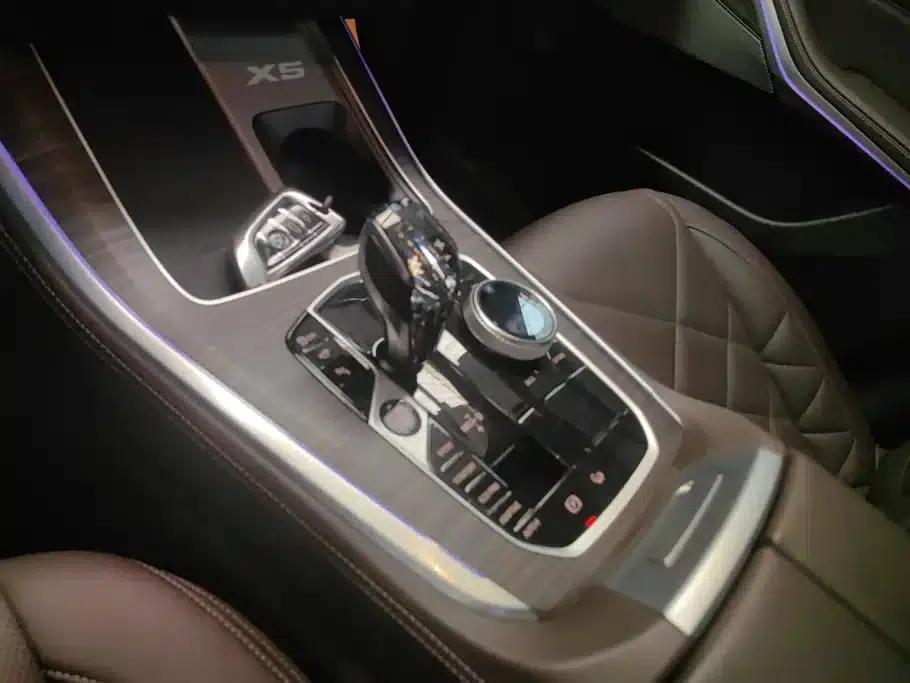 BMW X5 2022 xDrive 40Li M Sport Package — миниатюра 16