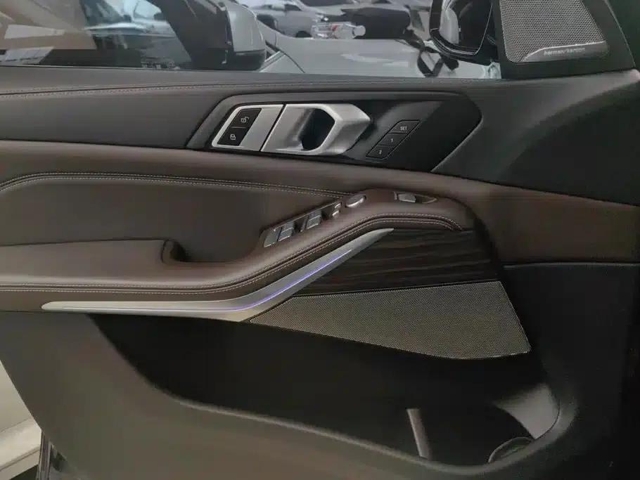 BMW X5 2022 xDrive 40Li M Sport Package — миниатюра 7