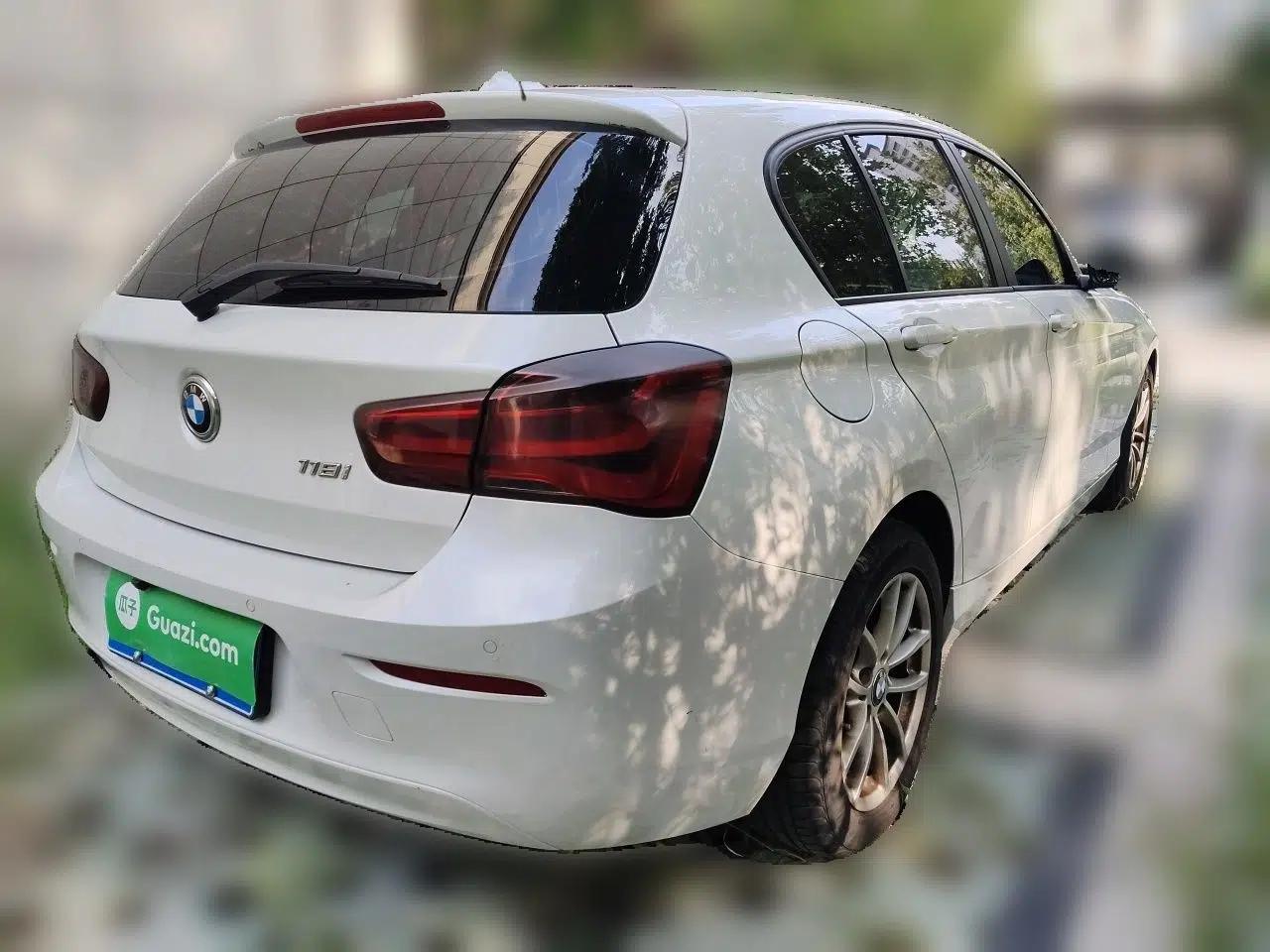 BMW 1 Series 2018 118i Leading Model — миниатюра 6
