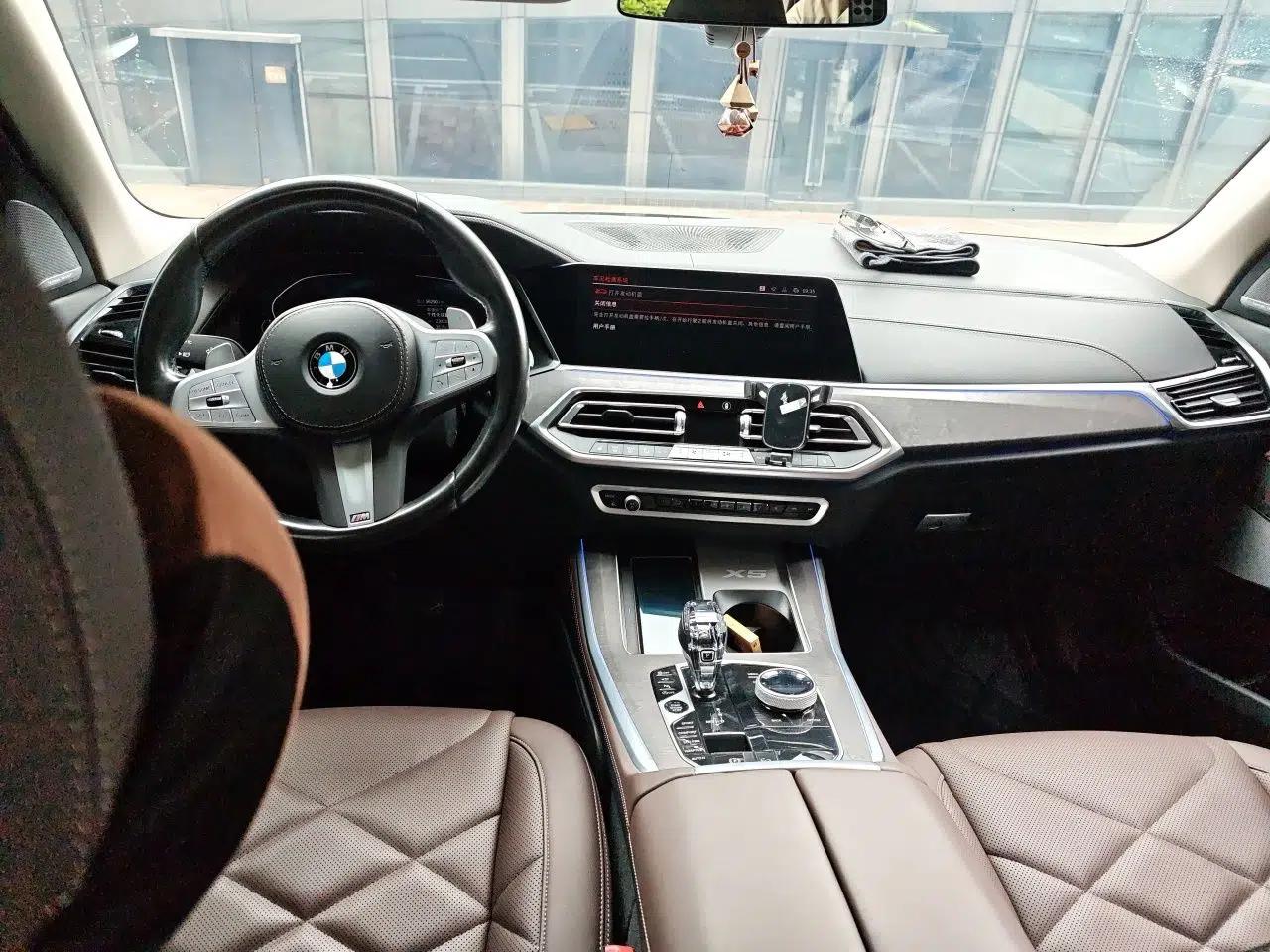 BMW X5 2022 Restyled xDrive 30Li Luxury Version M Sport Package — миниатюра 9