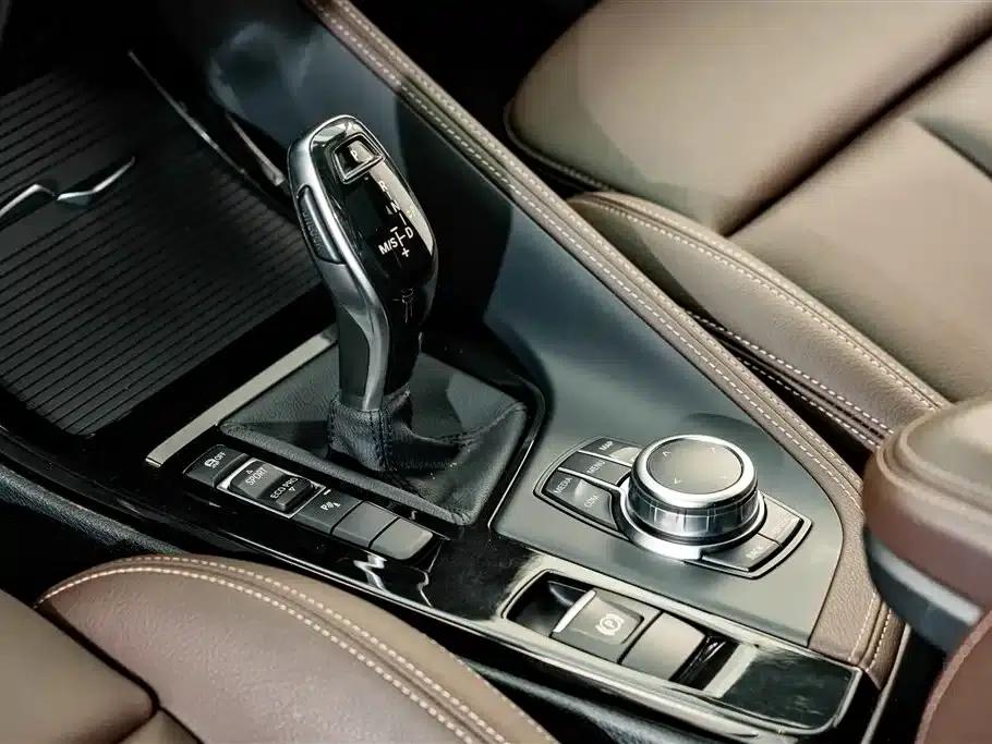 BMW X2 2023 sDrive25i M Sport Shadow Edition — миниатюра 11