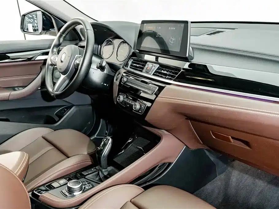 BMW X2 2023 sDrive25i M Sport Shadow Edition — миниатюра 17
