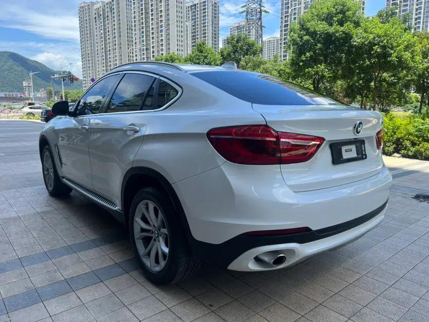 BMW X6 2015 xDrive28i — миниатюра 17