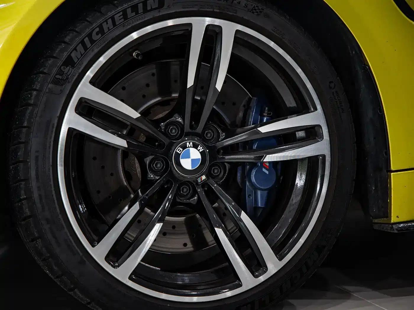 2019 BMW M4 M4 Coupe Shooting Hero Edition — миниатюра 6
