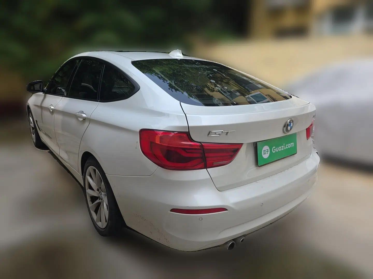 BMW 3 Series GT 2018 320i Sport Edition — миниатюра 4