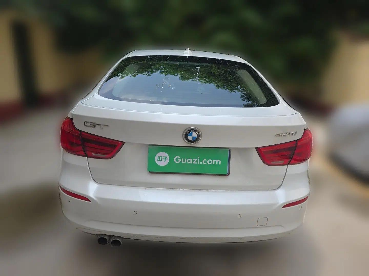 BMW 3 Series GT 2018 320i Sport Edition — миниатюра 5