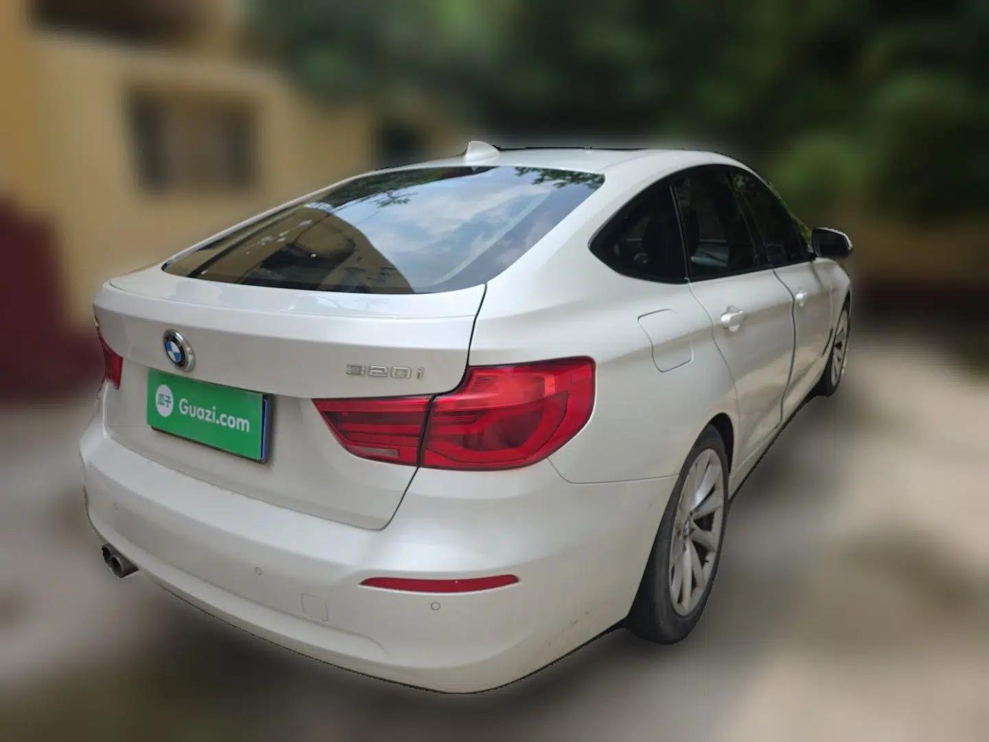 BMW 3 Series GT 2018 320i Sport Edition — миниатюра 6