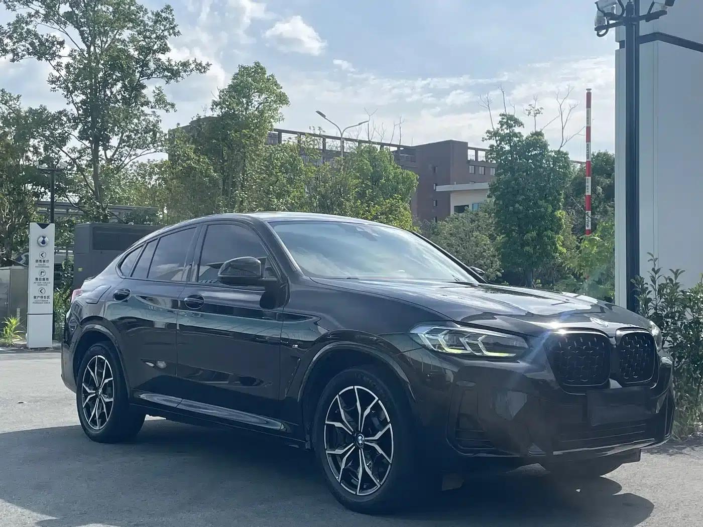 2022 BMW X4 xDrive 25i M Sport Package — миниатюра 3