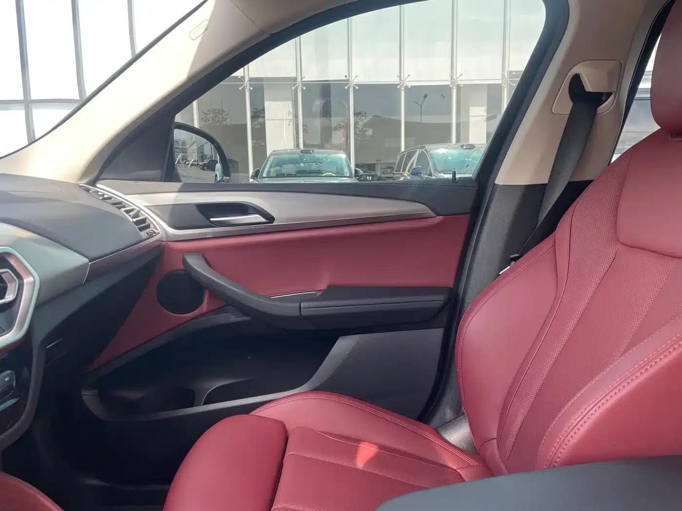 2022 BMW X4 xDrive 25i M Sport Package — миниатюра 4