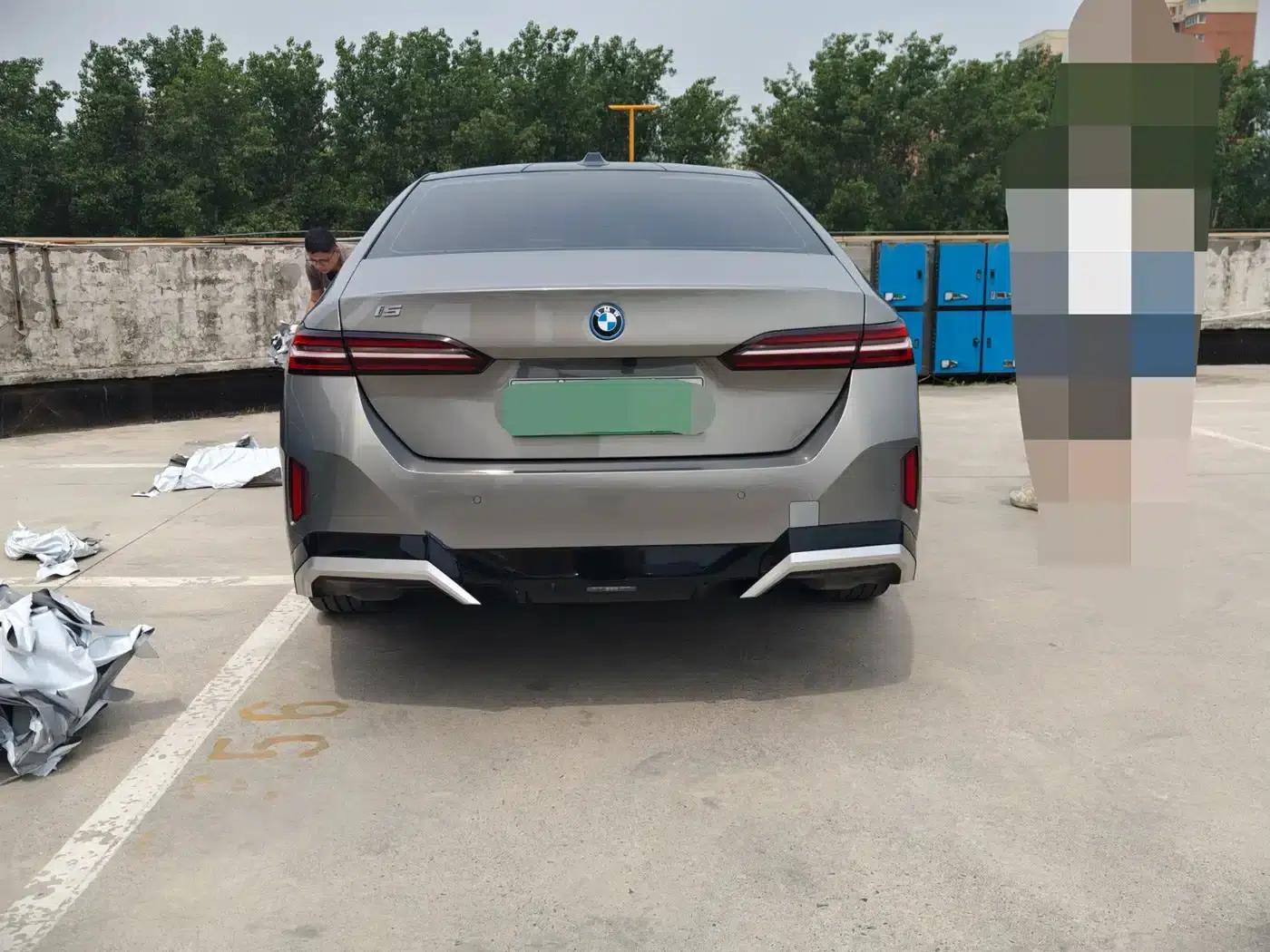 BMW i5 2024 eDrive 35L M Sport Package — миниатюра 9