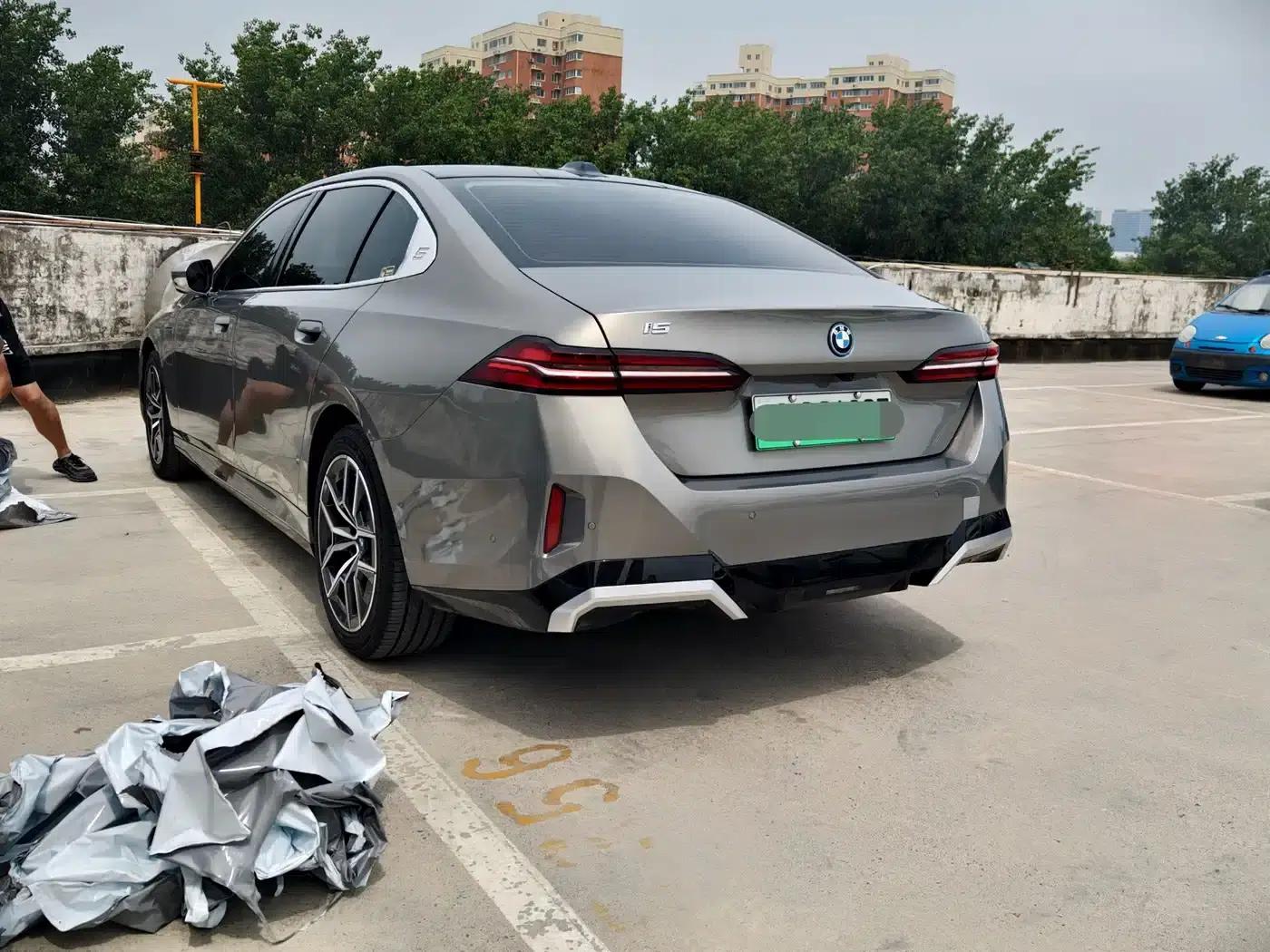BMW i5 2024 eDrive 35L M Sport Package — миниатюра 10