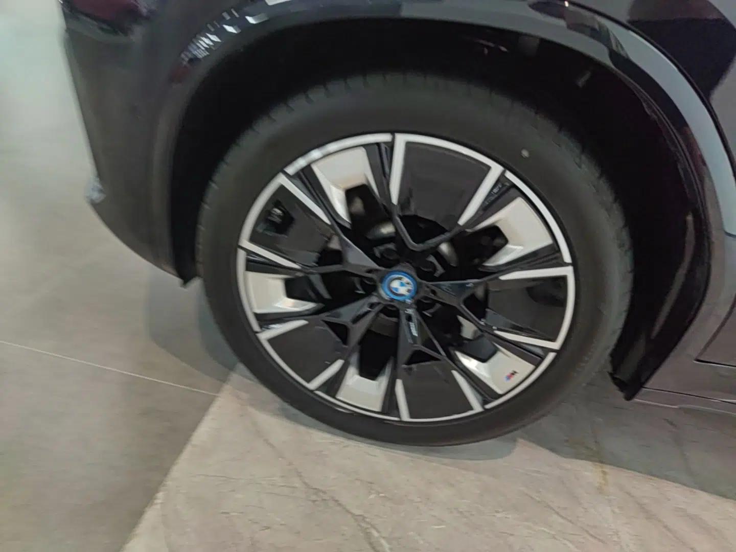 BMW iX3 2024 Leading Type — миниатюра 15