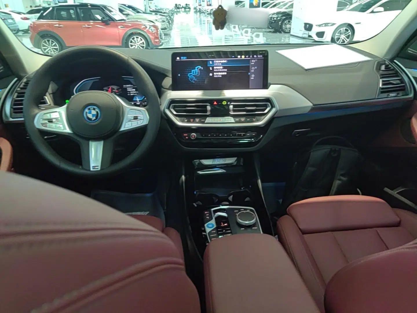 BMW iX3 2024 Leading Type — миниатюра 17