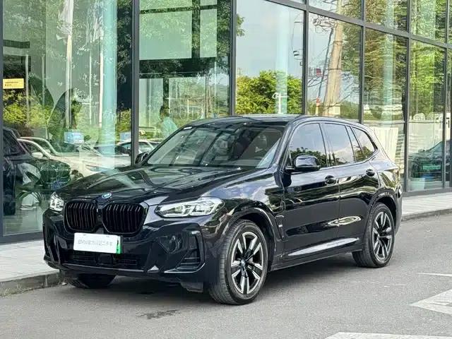 BMW iX3 2024 Leading Edition