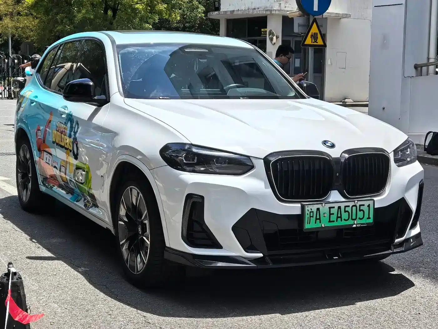 BMW iX3 2024 Pioneer Edition — миниатюра 3
