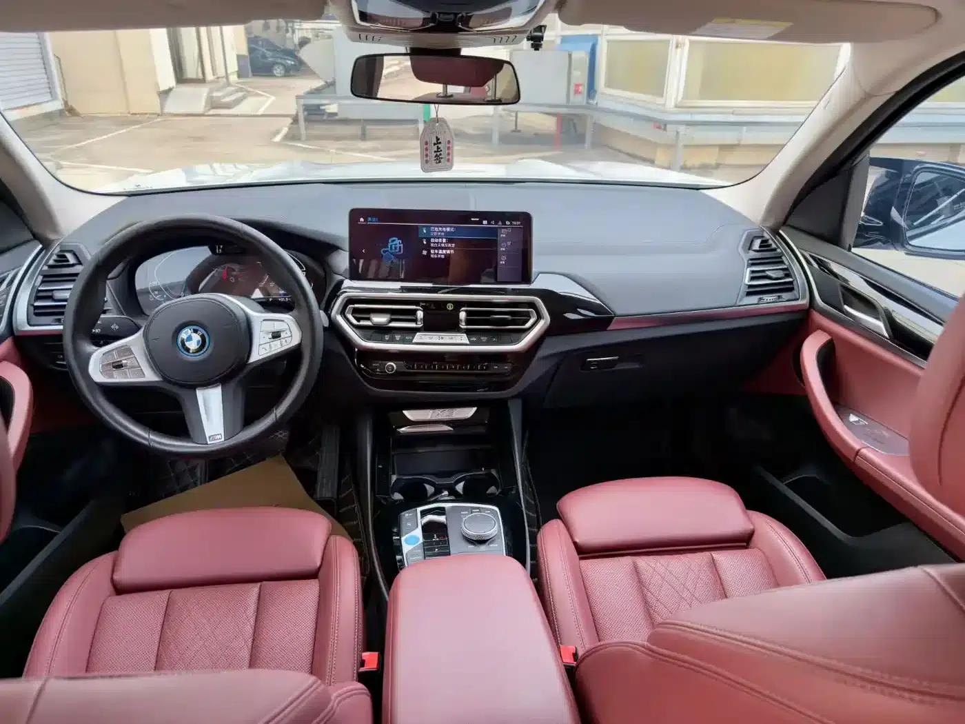 BMW iX3 2024 Leading Edition — миниатюра 8