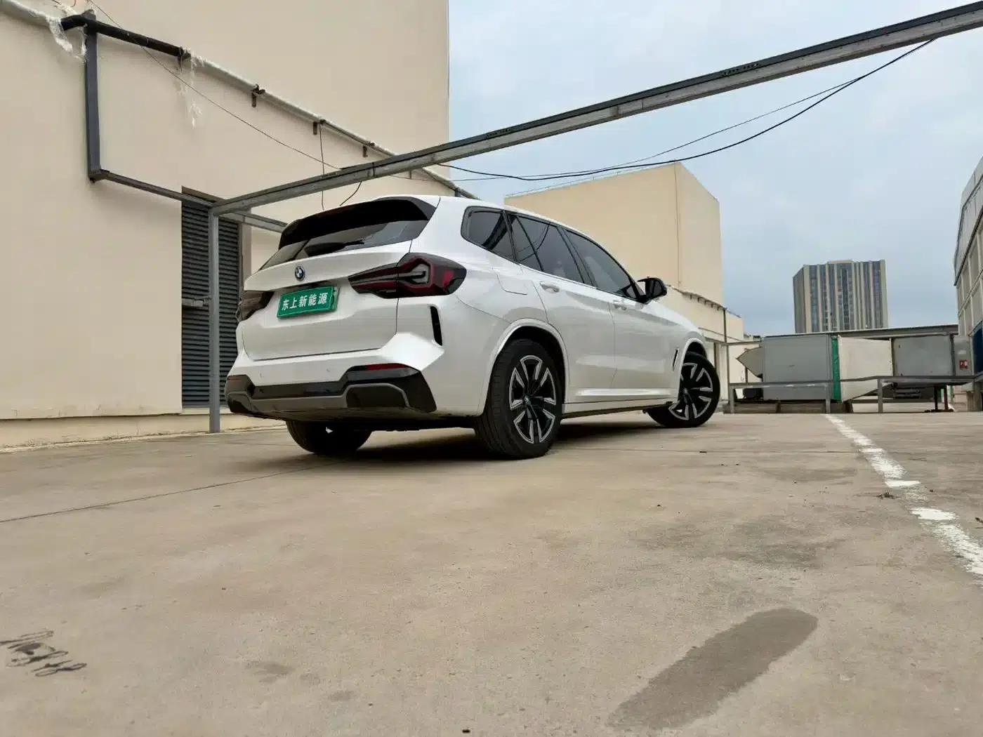 BMW iX3 2024 Leading Edition — миниатюра 9