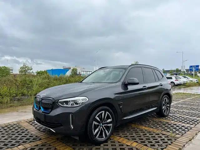 BMW iX3 2021 Leading Edition