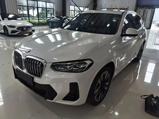 BMW iX3 2024 Leading Edition