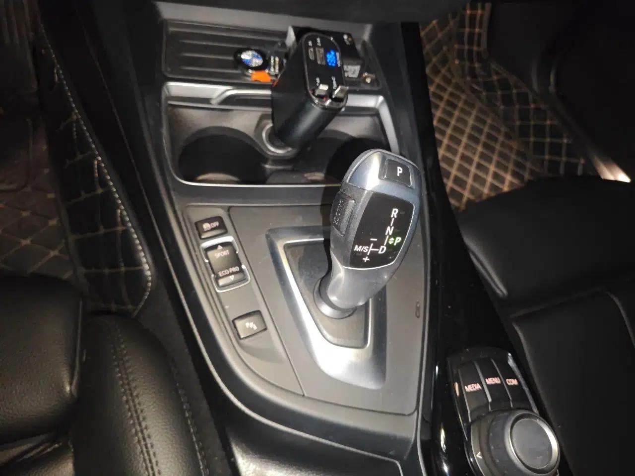 BMW 2 Series 2018 220i Sport Design Package — миниатюра 14