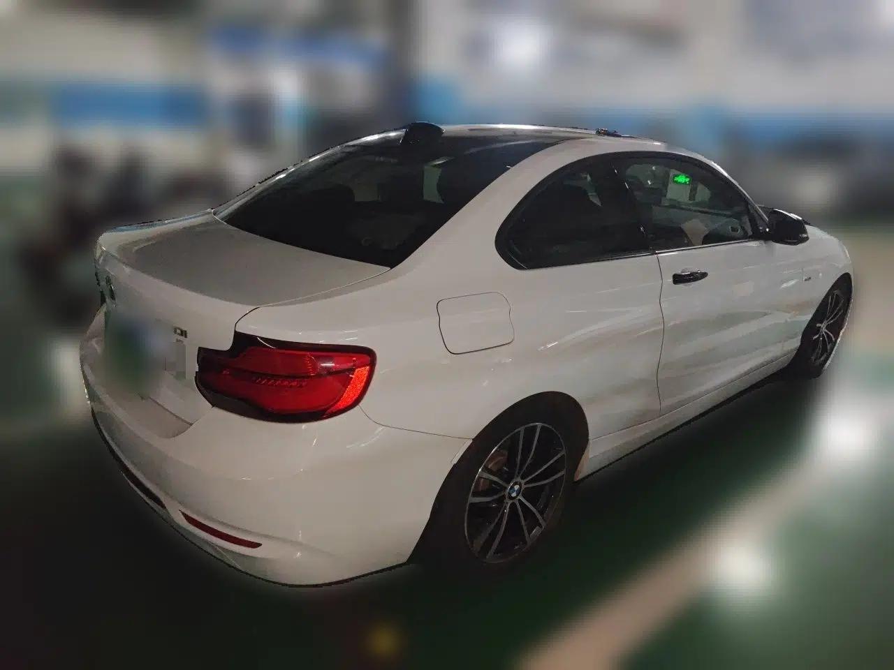BMW 2 Series 2018 220i Sport Design Package — миниатюра 6