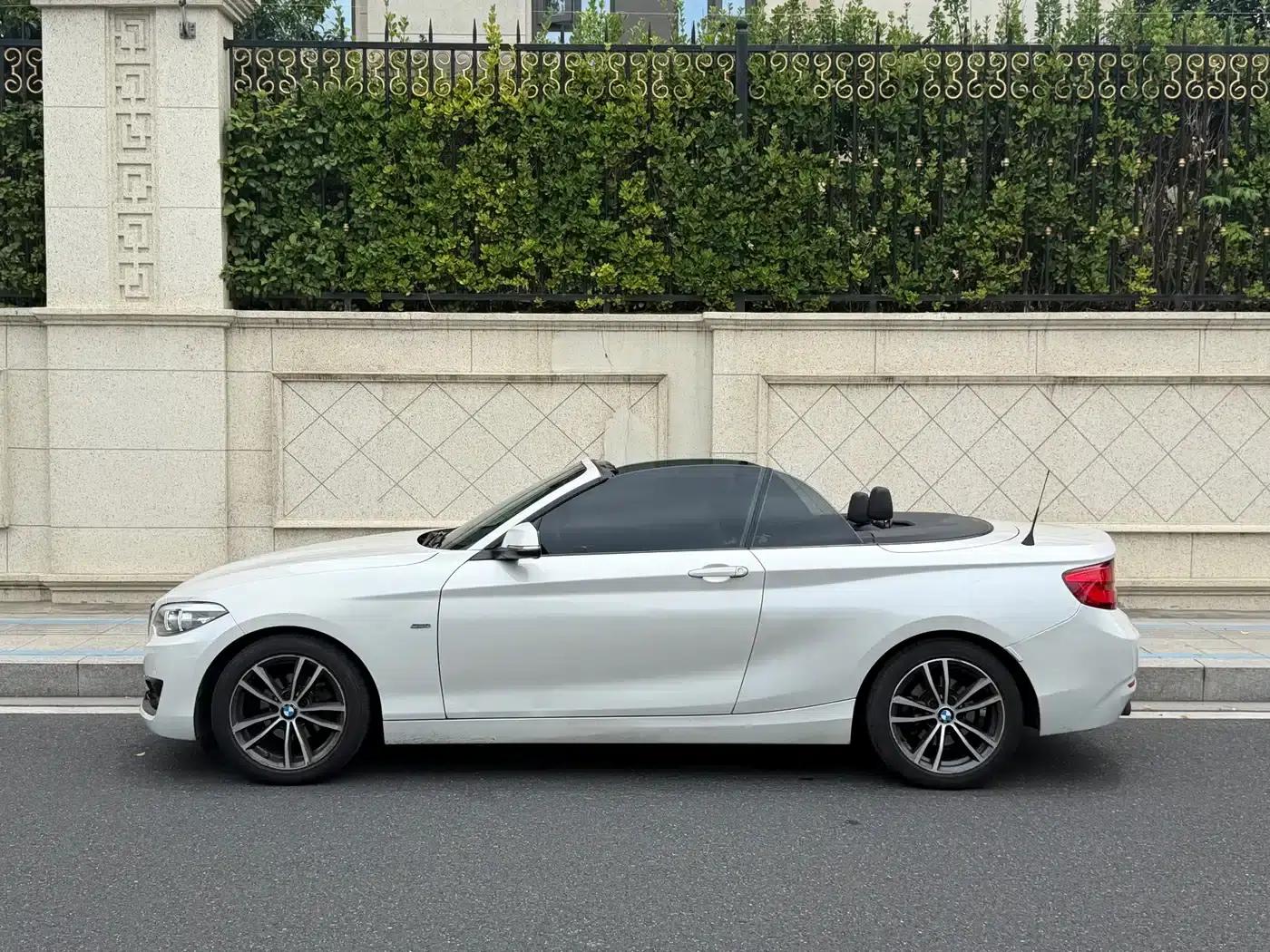 2018 BMW 2 Series (Imported) 220i Convertible Coupe Sport Design Package — миниатюра 3
