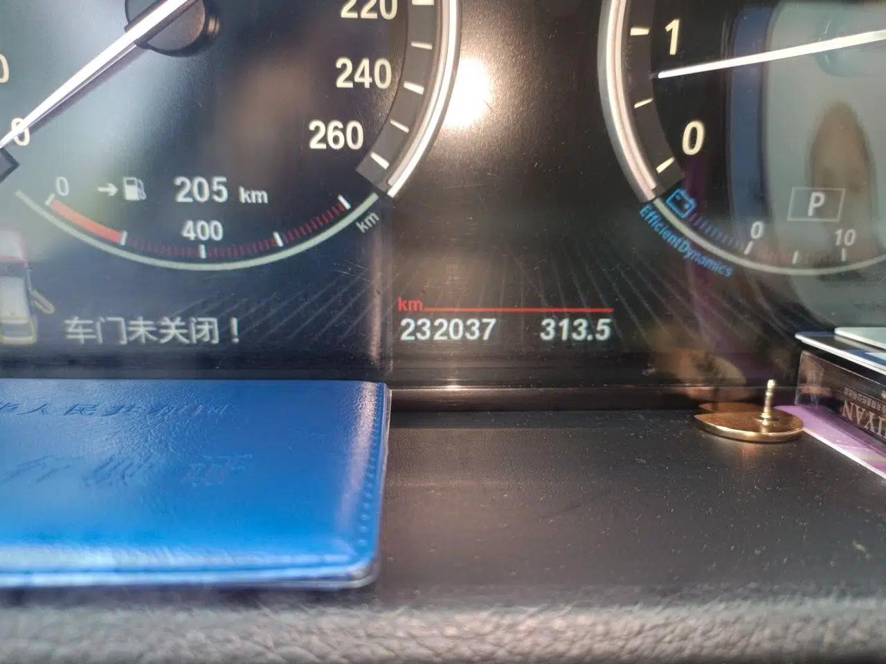 BMW 5 Series GT 2014 535i Leading Model — миниатюра 12