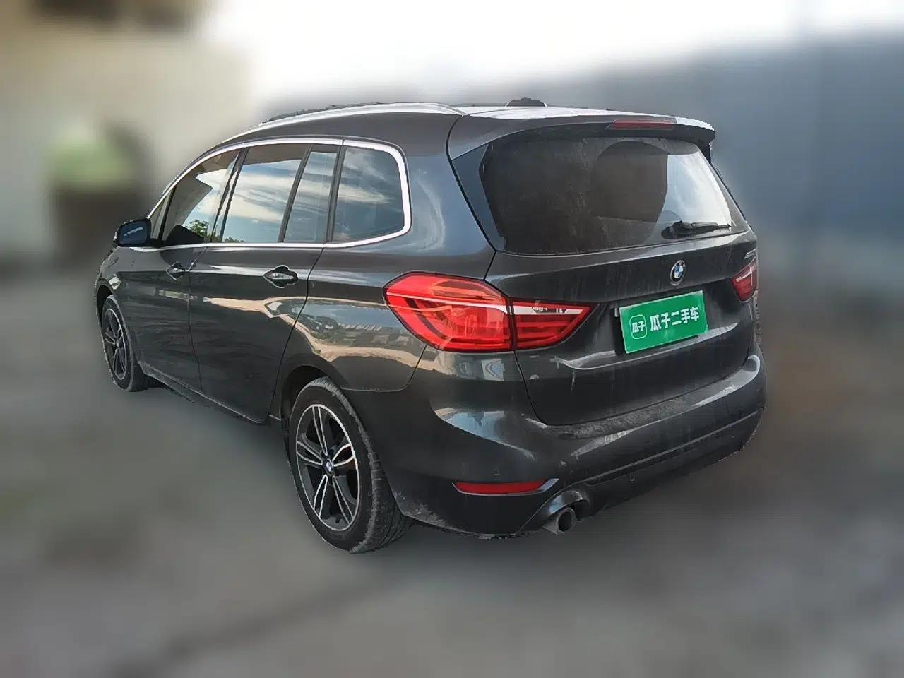BMW 2 Series Gran Tourer 2019 220i Luxury Sports Package — миниатюра 4