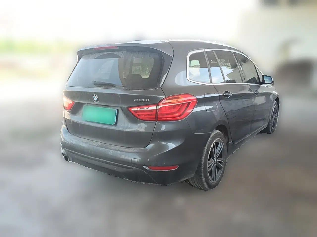 BMW 2 Series Gran Tourer 2019 220i Luxury Sports Package — миниатюра 6