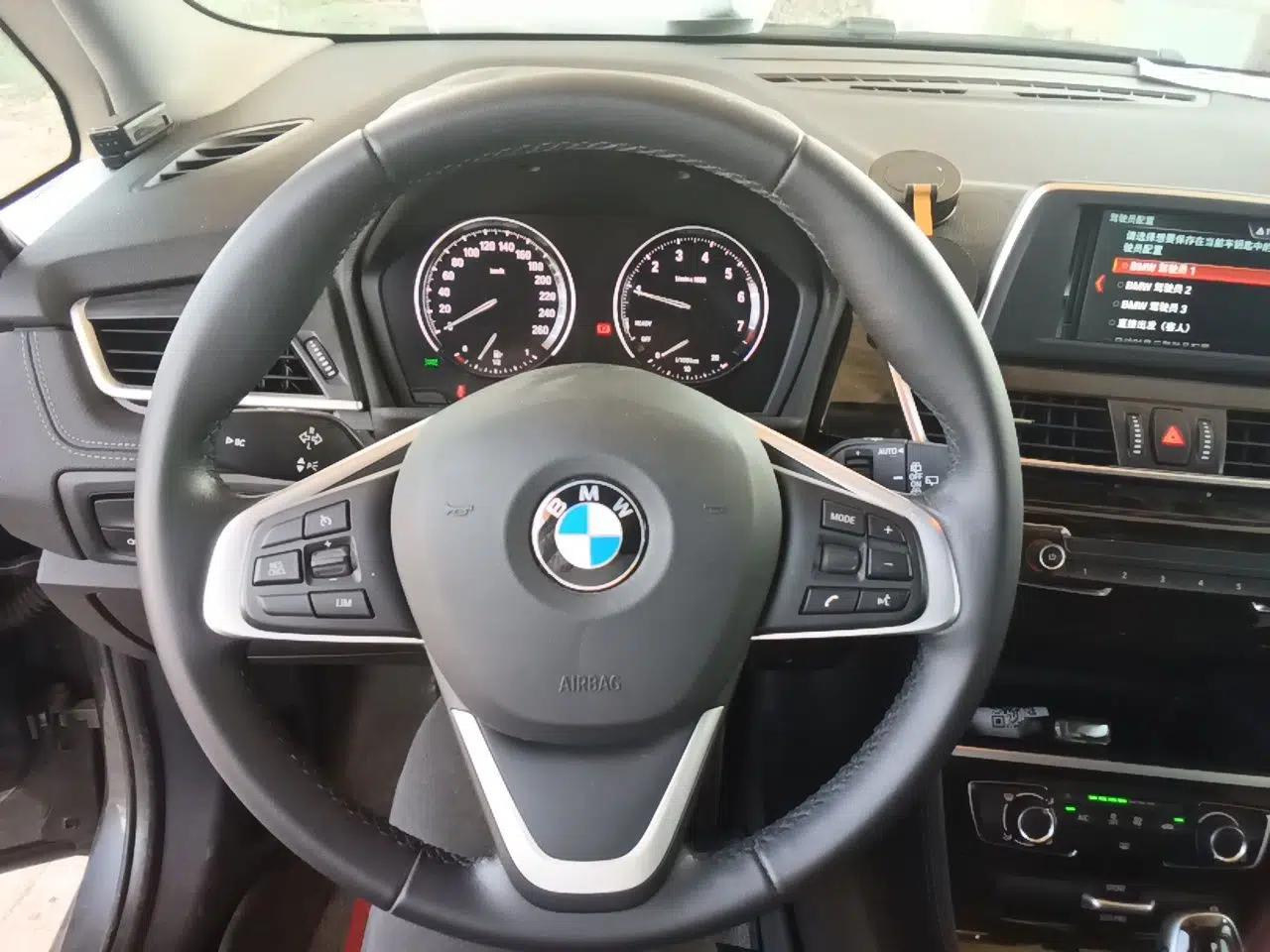 BMW 2 Series Gran Tourer 2019 220i Luxury Sports Package — миниатюра 10