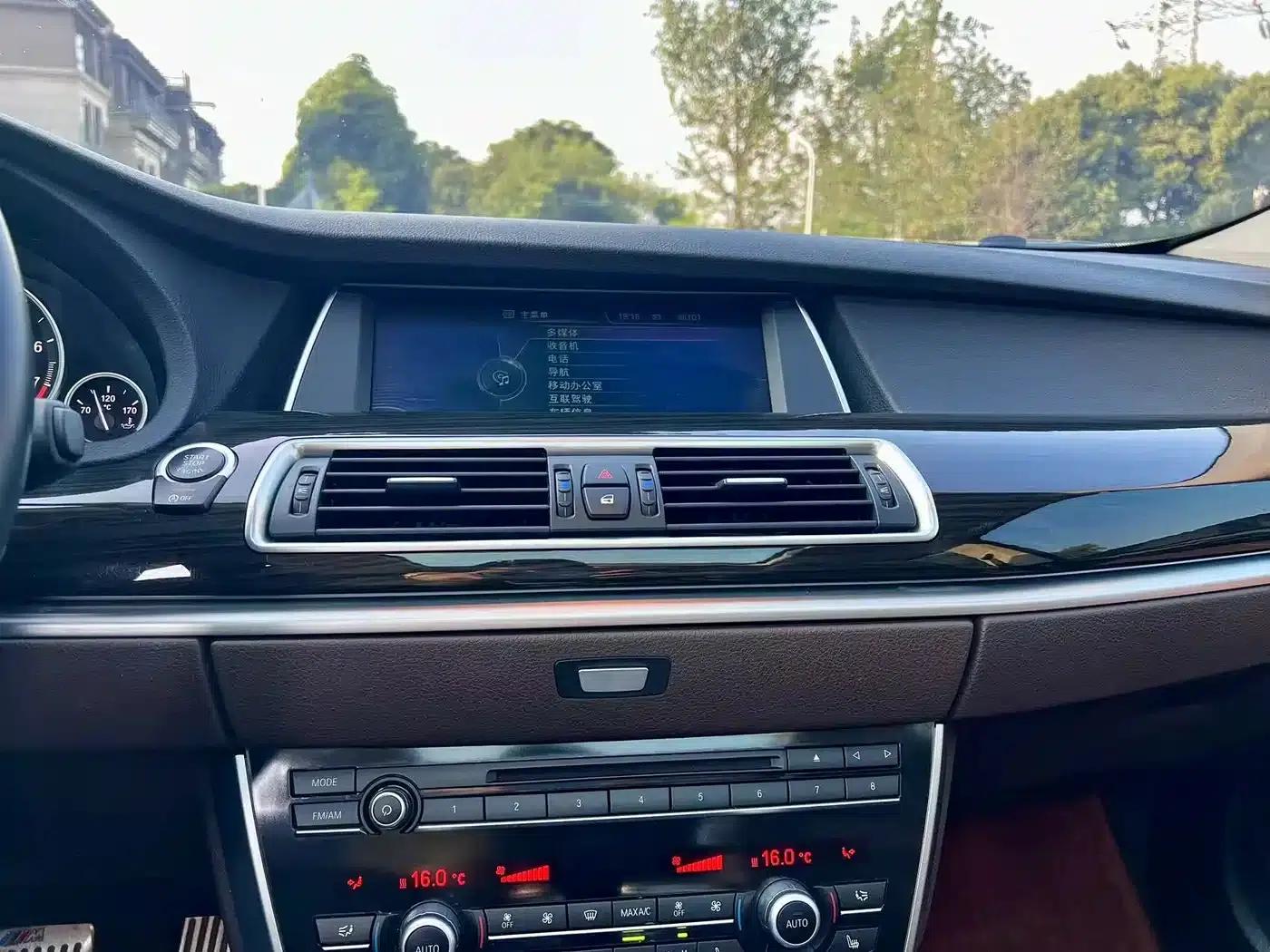 BMW 5 Series GT 2015 528i Luxury — миниатюра 13