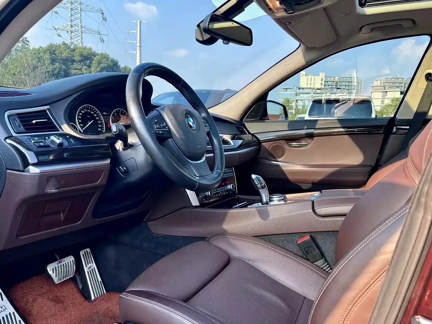 BMW 5 Series GT 2015 528i Luxury — миниатюра 9