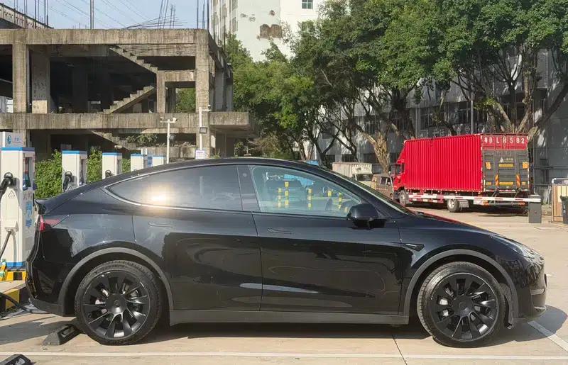 Model Y 2022 Long Range All-Wheel Drive — миниатюра 6