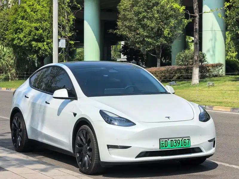 Model Y 2023 Performance All-Wheel Drive — миниатюра 3