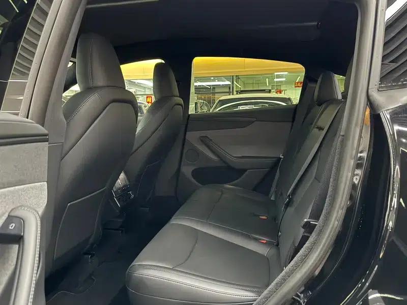 Model Y 2026 Rear-Wheel Drive — миниатюра 11