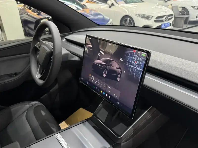 Model Y 2026 Rear-Wheel Drive — миниатюра 9