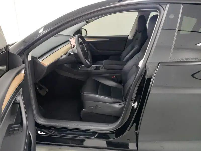 Model Y 2021 Standard Range Rear-Wheel Drive — миниатюра 17