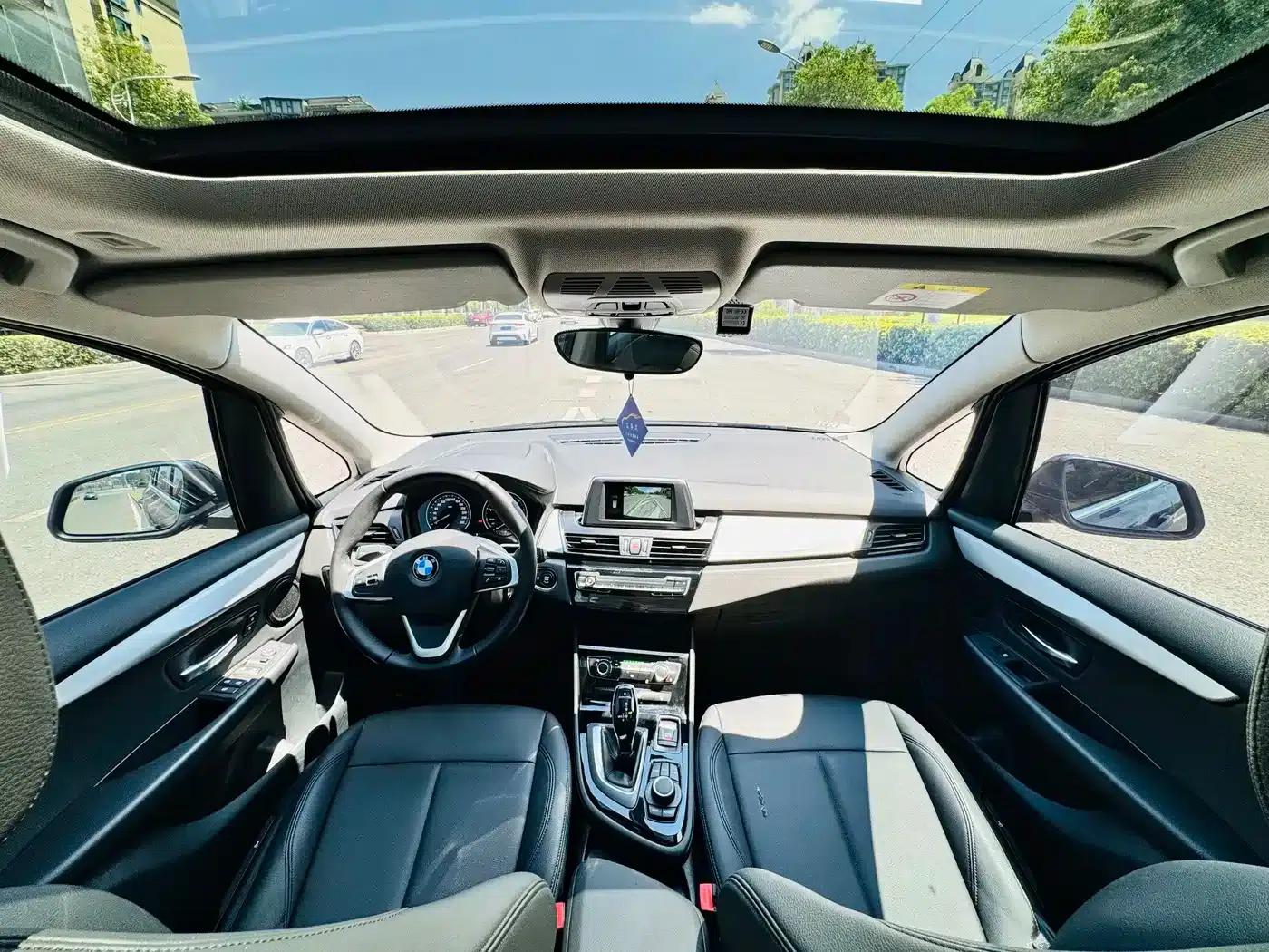 2018 BMW 2 Series Gran Tourer 220i Leading Edition — миниатюра 4