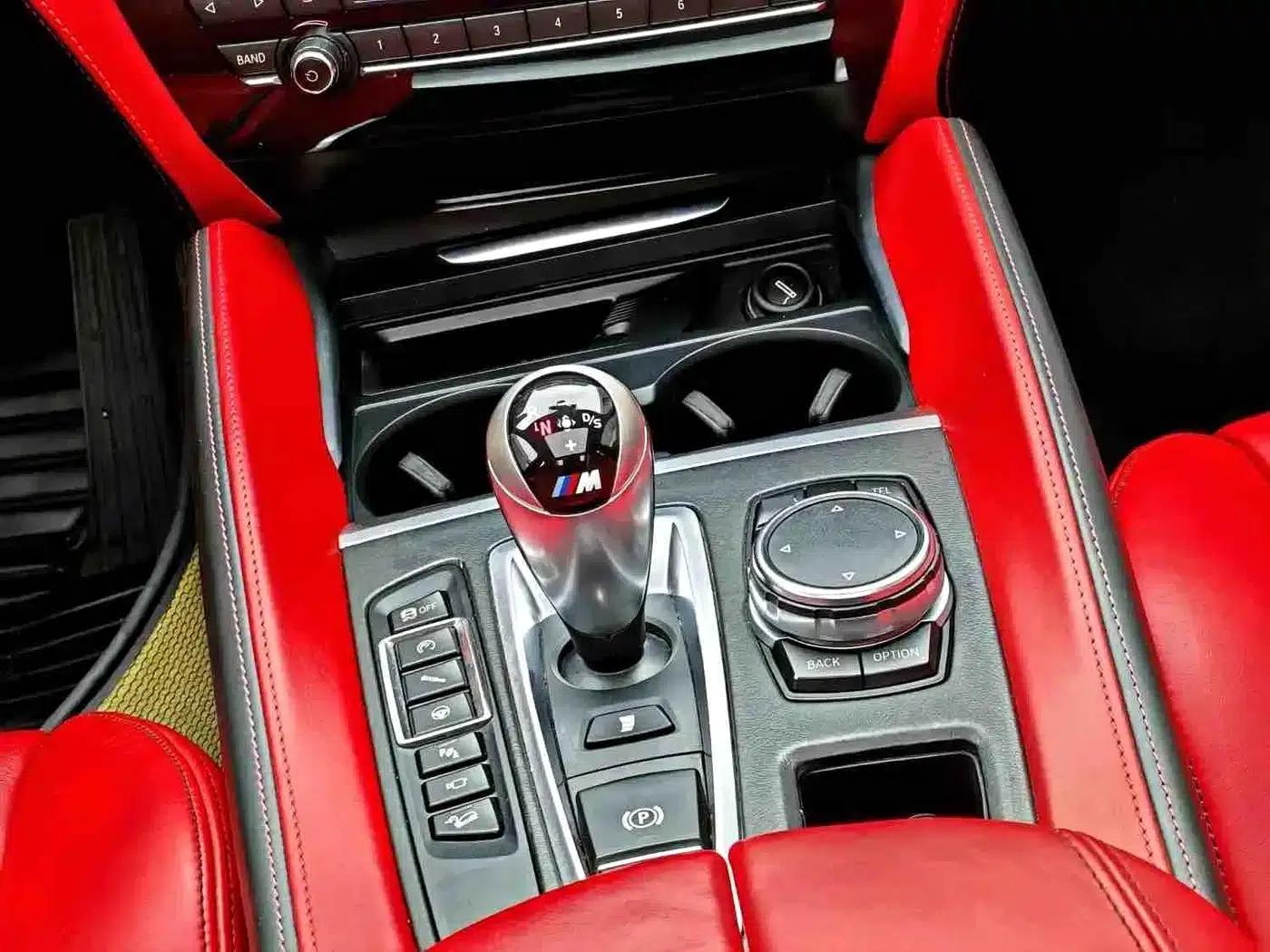 2015 BMW X5 M — миниатюра 16