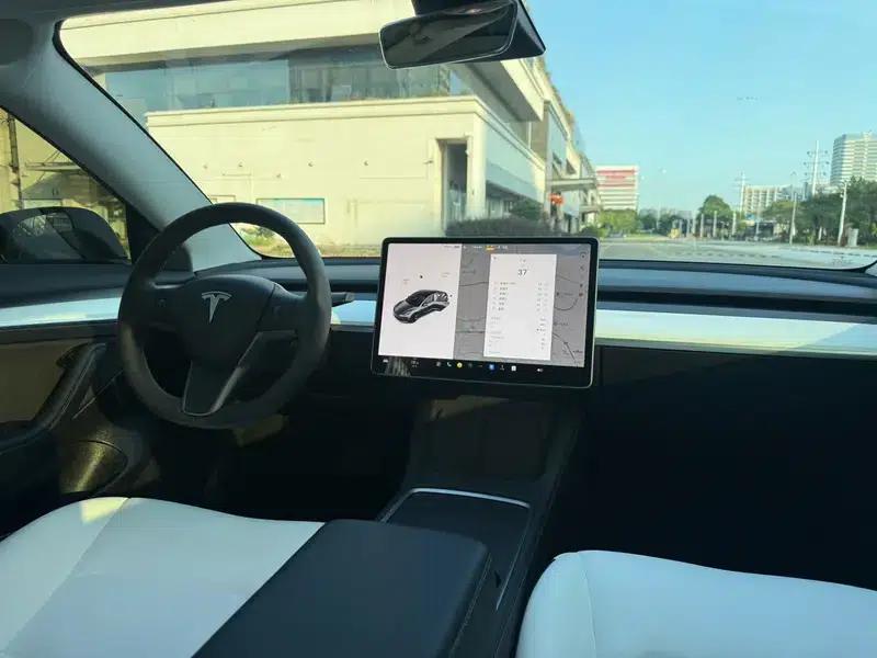 Model 3 2022 Rear-Wheel Drive — миниатюра 14