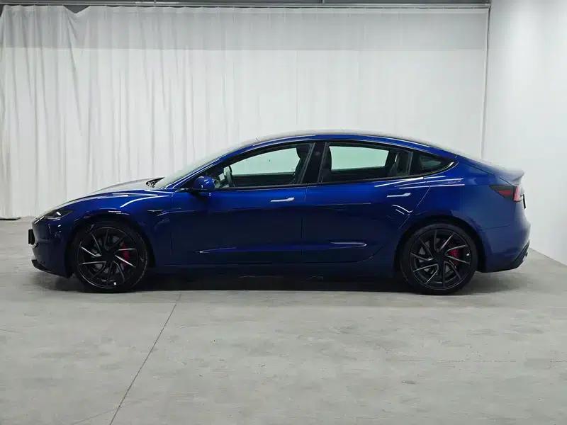 Model 3 2025 Performance All-Wheel Drive — миниатюра 4